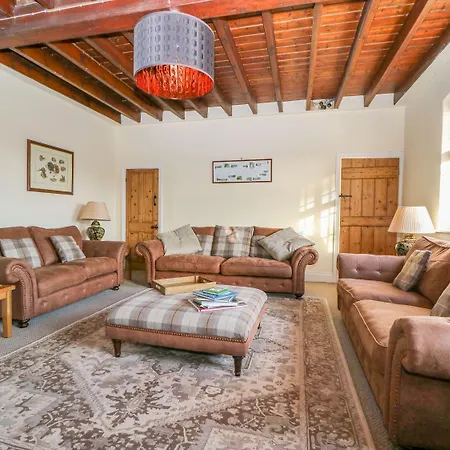 Tuft House * יורק
